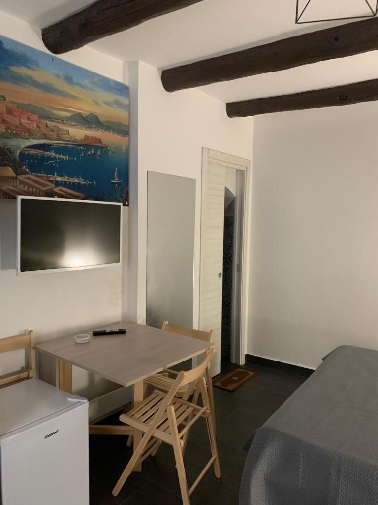 Viky House Chiaia * Napoli